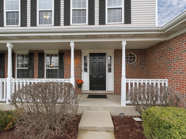 1352 Hunter Dr, Bartlett, IL 60103 photo 2