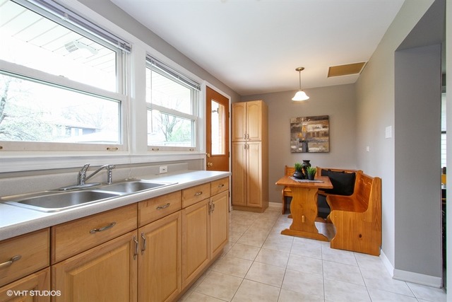 3741 Madison Ave, Brookfield, IL 60513 photo 5