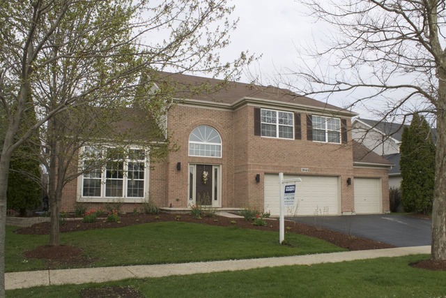 2065 Colonial St, Aurora, IL 60503 photo 1