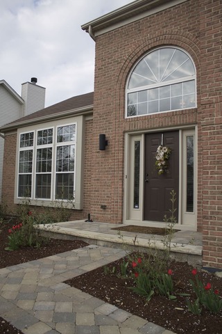 2065 Colonial St, Aurora, IL 60503 photo 2