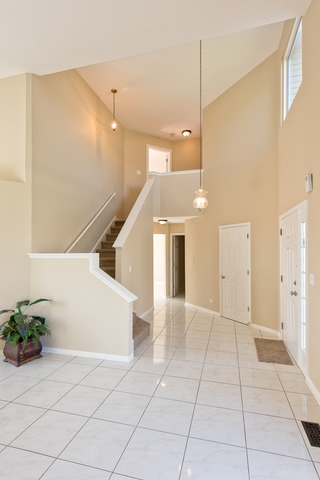 979 Tallgrass Dr, Bartlett, IL 60103 photo 2