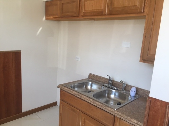 2150 S Chestnut St #D, Des Plaines, IL 60018 photo 17