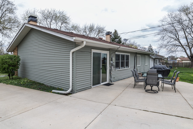 595 Audubon St, Hoffman Estates, IL 60169 photo 3