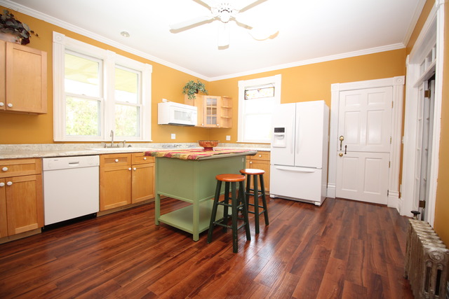 482 Ryerson Ave, Elgin, IL 60123 photo 6