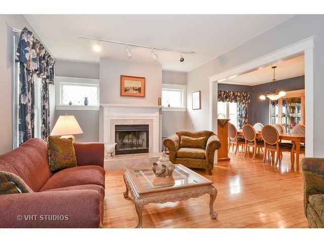 439 Dundee Rd, Glencoe, IL 60022 photo 5