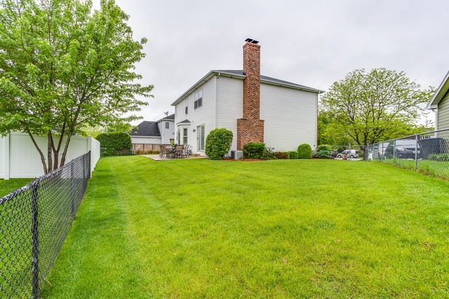 220 Aron Ct, Bartlett, IL 60103 photo 15