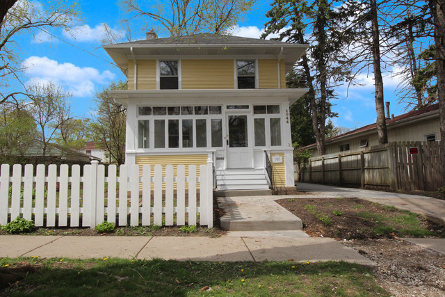 1044 Augusta Ave, Elgin, IL 60120 photo 2