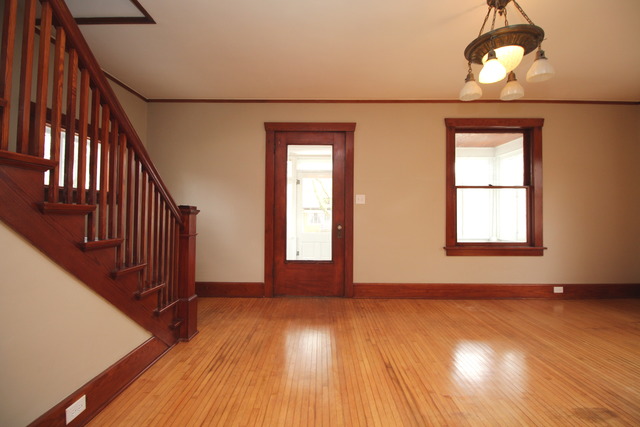 1044 Augusta Ave, Elgin, IL 60120 photo 7