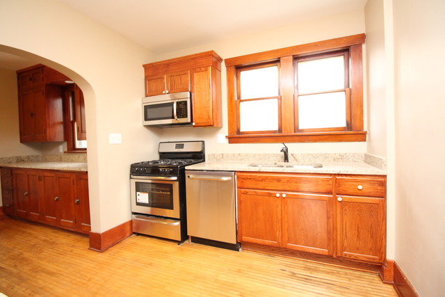 1044 Augusta Ave, Elgin, IL 60120 photo 8