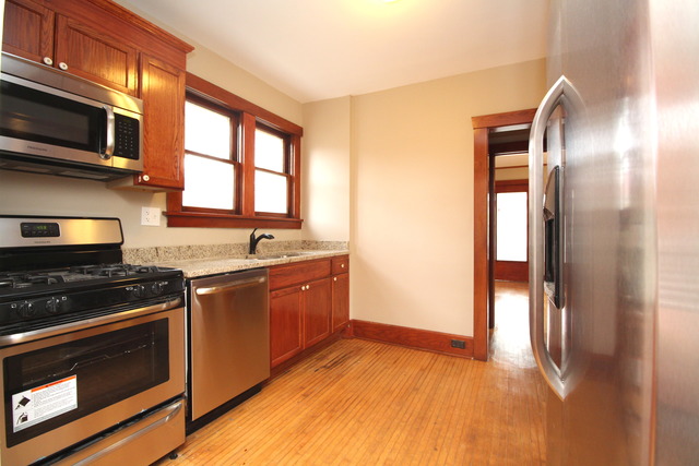 1044 Augusta Ave, Elgin, IL 60120 photo 10