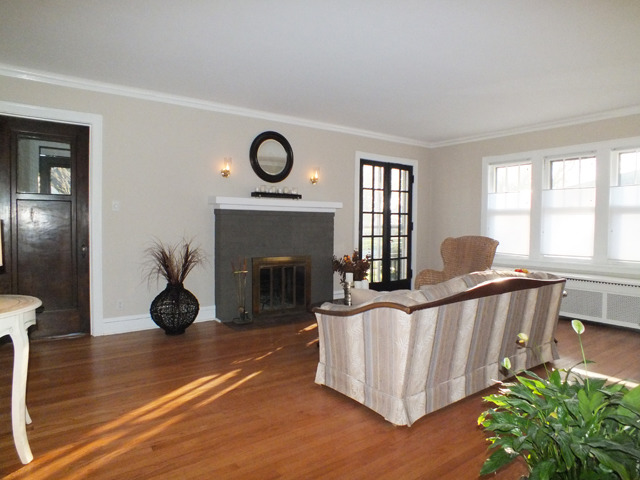 855 E Grant Dr, Des Plaines, IL 60016 photo 6