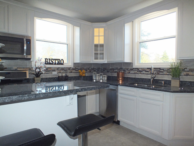 855 E Grant Dr, Des Plaines, IL 60016 photo 4