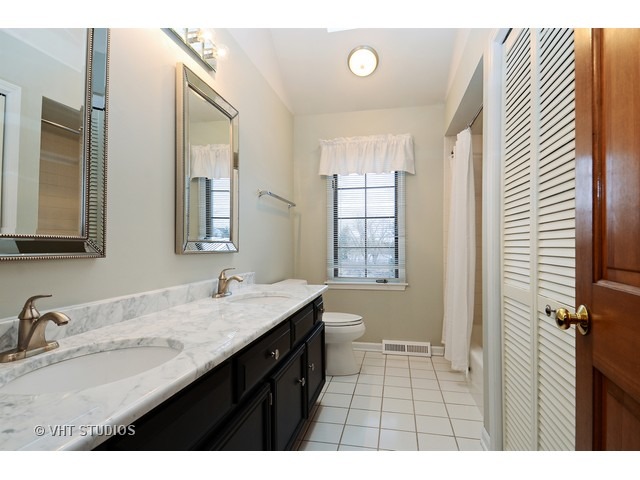 70 Danada Dr, Wheaton, IL 60189 photo 18