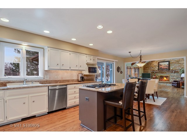 70 Danada Dr, Wheaton, IL 60189 photo 8