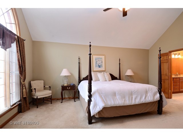 70 Danada Dr, Wheaton, IL 60189 photo 11
