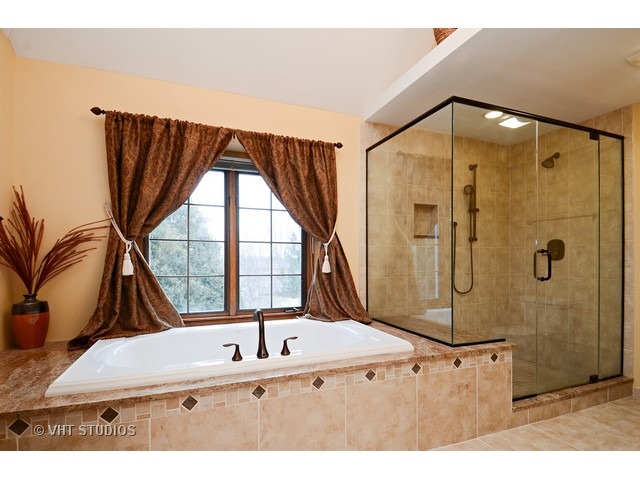 70 Danada Dr, Wheaton, IL 60189 photo 14