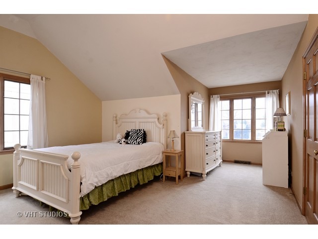 70 Danada Dr, Wheaton, IL 60189 photo 16