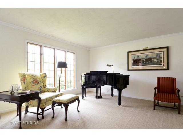 70 Danada Dr, Wheaton, IL 60189 photo 4