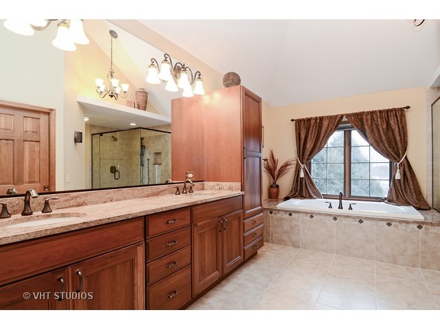 70 Danada Dr, Wheaton, IL 60189 photo 13