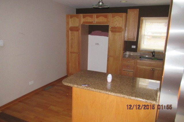 8600 Massasoit Ave, Burbank, IL 60459 photo 4