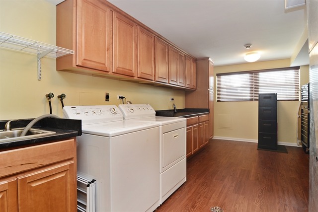 1109 E Barberry Ln, Mount Prospect, IL 60056 photo 17