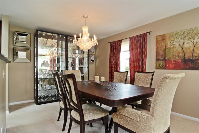 1109 E Barberry Ln, Mount Prospect, IL 60056 photo 5