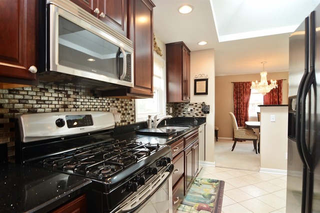 1109 E Barberry Ln, Mount Prospect, IL 60056 photo 7