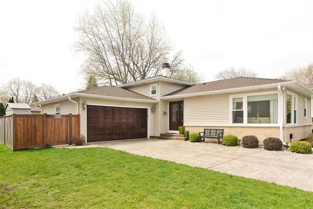 1109 E Barberry Ln, Mount Prospect, IL 60056 photo 1