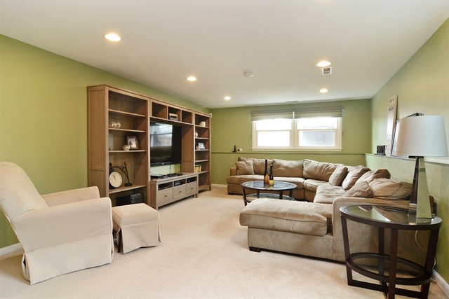 1109 E Barberry Ln, Mount Prospect, IL 60056 photo 10