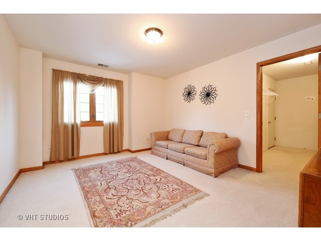 6800 Caitlin Ct, Willowbrook, IL 60527 photo 16