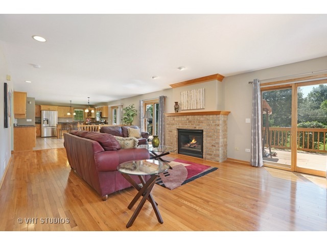 6800 Caitlin Ct, Willowbrook, IL 60527 photo 10