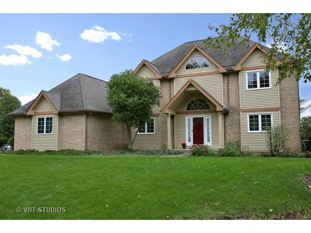 6800 Caitlin Ct, Willowbrook, IL 60527 photo 1