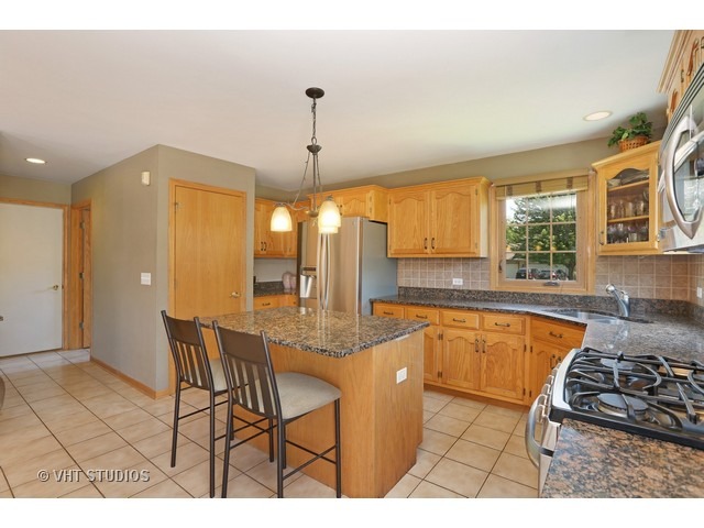 6800 Caitlin Ct, Willowbrook, IL 60527 photo 6