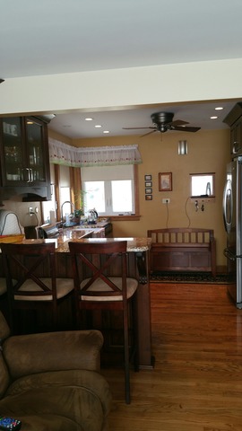 2282 Cedar St, Des Plaines, IL 60016 photo 3
