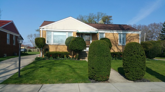 2282 Cedar St, Des Plaines, IL 60016 photo 1