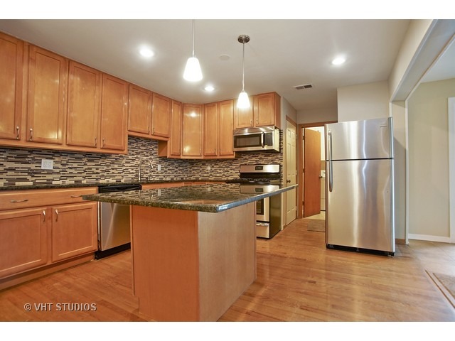 75 Evergreen St, Elk Grove Village, IL 60007 photo 5