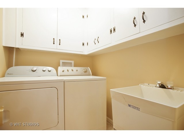 75 Evergreen St, Elk Grove Village, IL 60007 photo 13