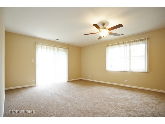75 Evergreen St, Elk Grove Village, IL 60007 photo 7