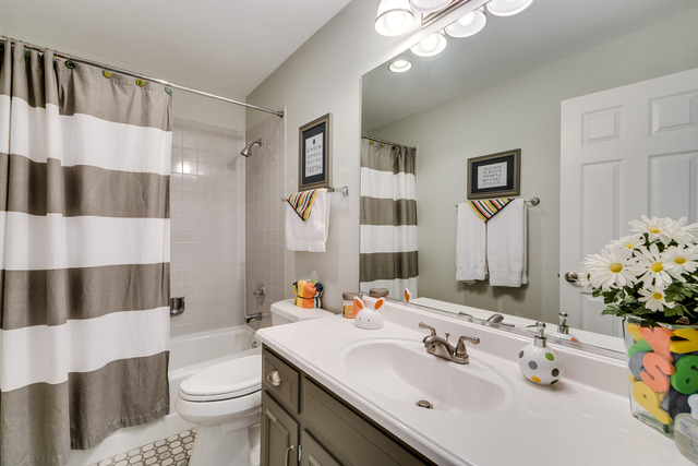 215 Sunset Ridge Rd, Willowbrook, IL 60527 photo 12