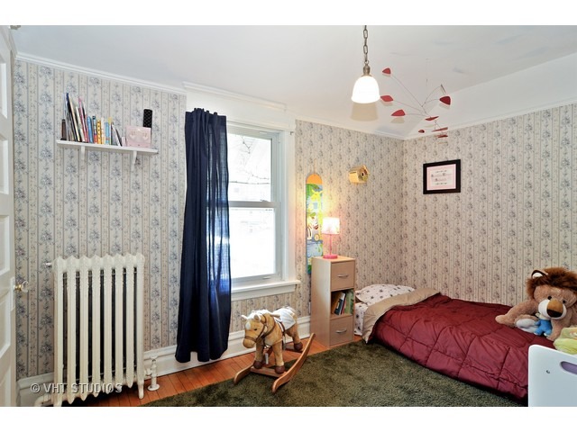 4847 N Bernard St, Chicago, IL 60625 photo 8