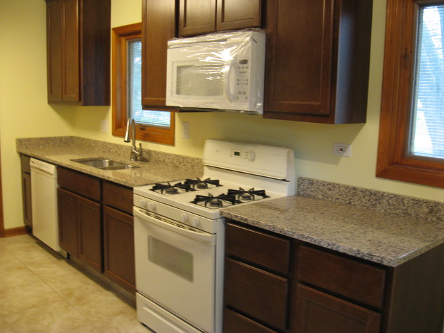 1013 E Prairie Ave, Wheaton, IL 60187 photo 2