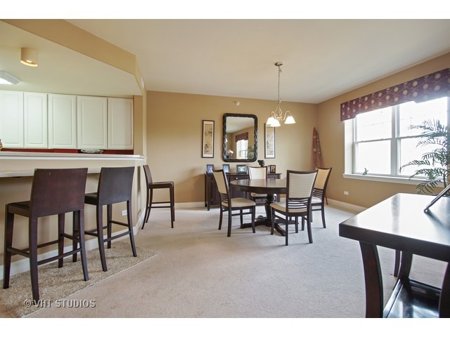 1 Itasca Pl #214, Itasca, IL 60143 photo 4