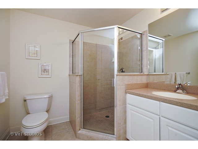 1 Itasca Pl #214, Itasca, IL 60143 photo 9