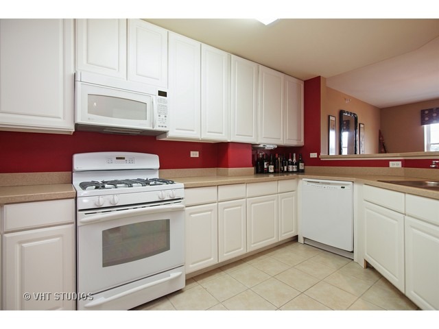 1 Itasca Pl #214, Itasca, IL 60143 photo 3