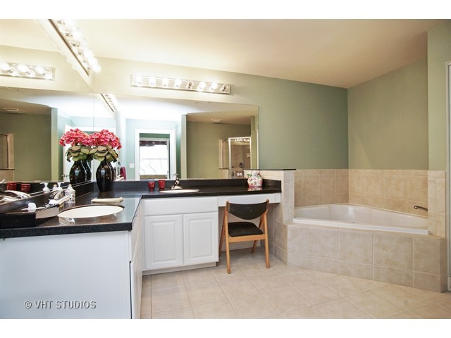 1 Itasca Pl #214, Itasca, IL 60143 photo 7