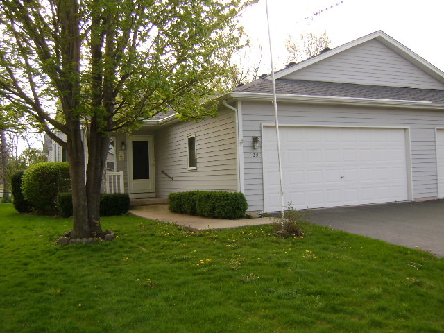 39 S Juniper Dr, North Aurora, IL 60542 photo 2