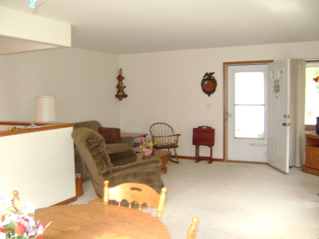 39 S Juniper Dr, North Aurora, IL 60542 photo 5