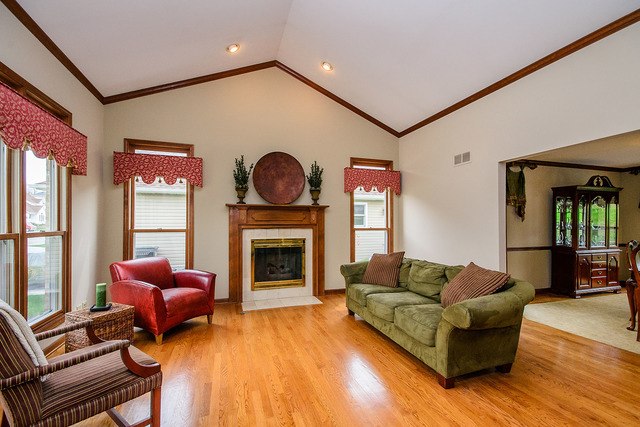 810 Harmon Blvd, Hoffman Estates, IL 60169 photo 8