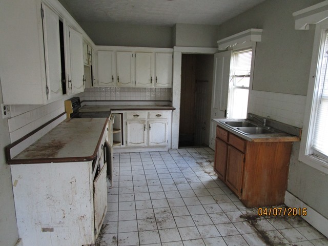 271 W Hardanger Gate, Lee, IL 60530 photo 9