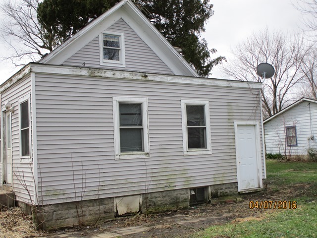 271 W Hardanger Gate, Lee, IL 60530 photo 3